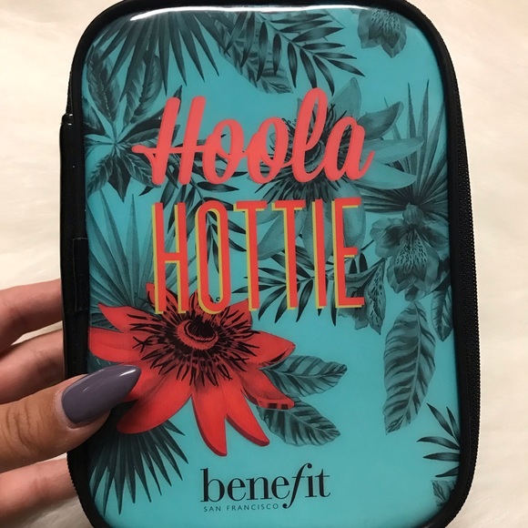 Benefit Handbags - Benefit Cosmetics Makeup Bag